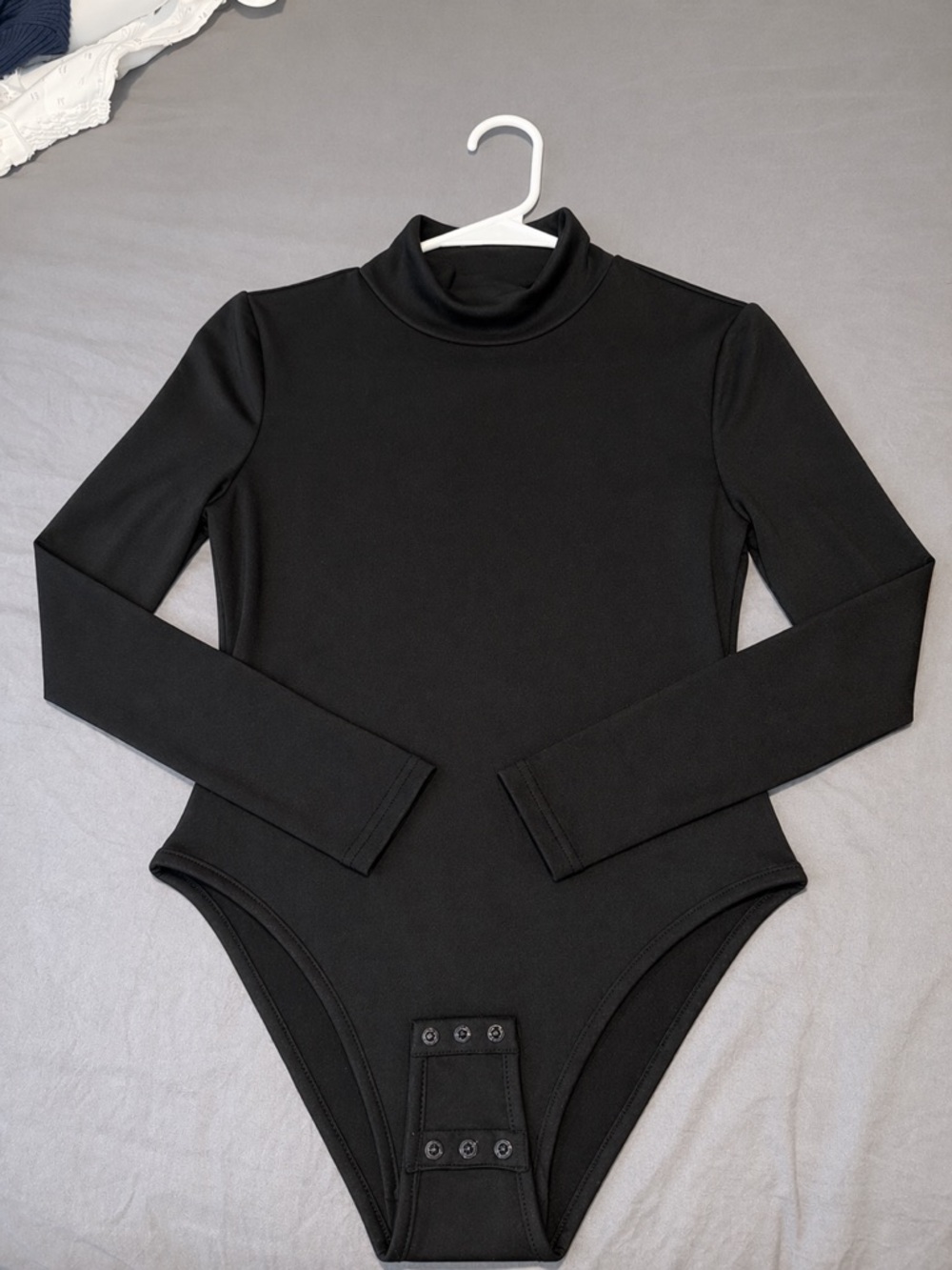 Black Long-Sleeve Turtleneck Bodysuit - M